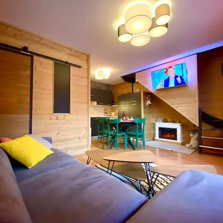 Duplex Rénové - 3 Chambres. 8 Pers. Dernier Etage Appartement *