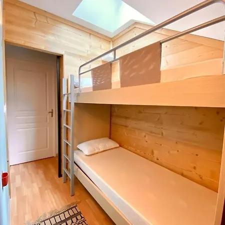 Duplex Rénové - 3 Chambres. 8 Pers. Dernier Etage Appartement